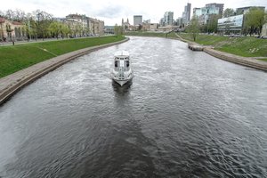 Vilniuje – neįprastas vaizdas: paaiškėjo priežastis, kodėl Neris pakeis spalvą