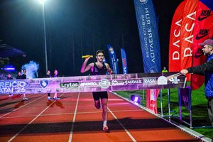 Garsas, efektai, ugniagesiai ir du Lietuvos rekordai – „Greičio Ratai 2026“ įkaitino Vingio parko stadioną
