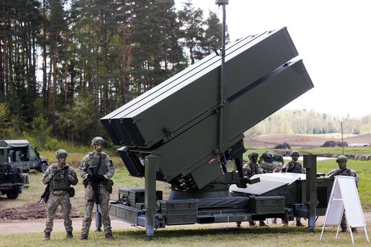 Lietuva ginkluotei leidžia milijardus, tačiau dalį pinigų gali susigrąžinti: kaip tai veikia
