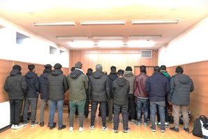 Oro uoste, traukinyje ir autobusų stotelėje – septyni iš Latvijos pasišalinę prieglobsčio „prašytojai“