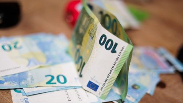 Pastebi, kad Vyriausybė įkliuvo į spąstus: pasirinko skolos didinimo kelią
