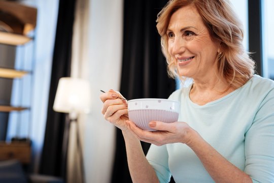 Onkologas įvardijo geriausią pusryčių patiekalą: tai – ginklas nuo vėžio