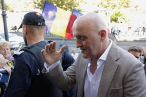 Rumunijoje tiriant sukčiavimo bylą sulaikytas kraštutinių dešiniųjų politikas