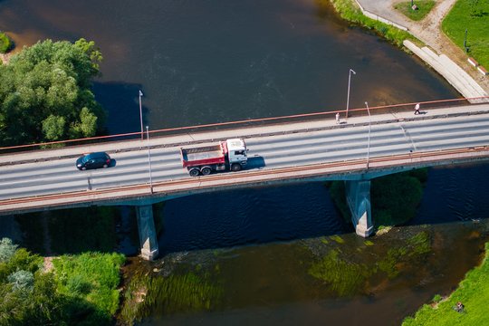 Svarbi žinia vairuotojams: laikinai uždarys pagrindinį miesto tiltą