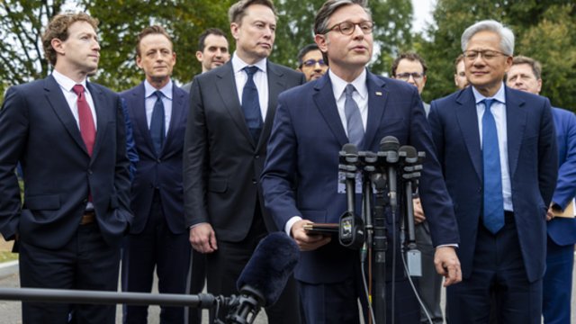 D. Trumpas pagyrė sprendimą dėl DI reguliavimo: „Jie patys save prižiūrės“