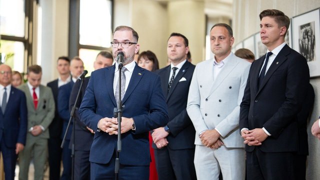 Dėl vakarėlių analitikas priminė J. Oleko auksinius šaukštus ir užsiminė apie klaidą: „Nuvertino“