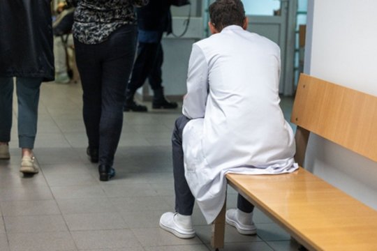 Specialistai stebisi – infarktai nutinka vis jaunesniems: didžiulę įtaką daro kasdienis palydovas
