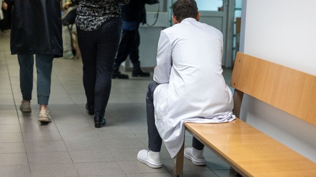 Specialistai stebisi – infarktai nutinka vis jaunesniems: didžiulę įtaką daro kasdienis palydovas