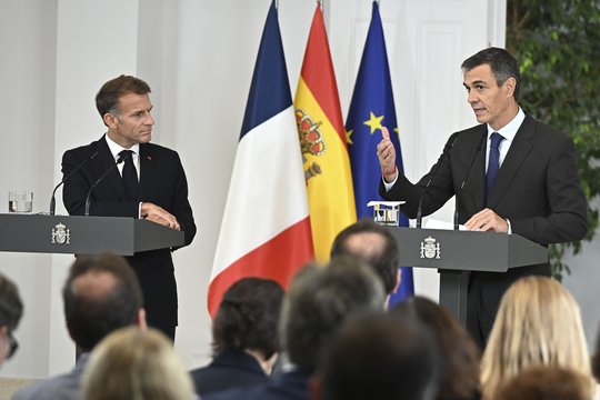 A. Burnhamui užsiminus apie JK grįžimą į ES, E. Macronas sako: „Sveiki sugrįžę“