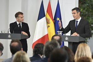 A. Burnhamui užsiminus apie JK grįžimą į ES, E. Macronas sako: „Sveiki sugrįžę“