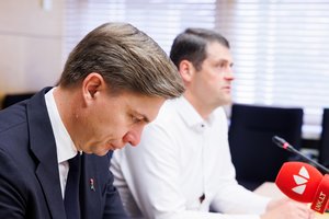 Naujausiame partijų reitinge – ryškus rinkėjų smūgis „socdemams“