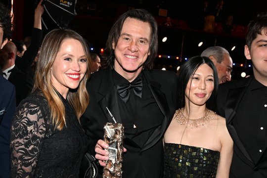 64-erių Jimas Carrey slapta susituokė su perpus jaunesne mylimąja Min Ah
