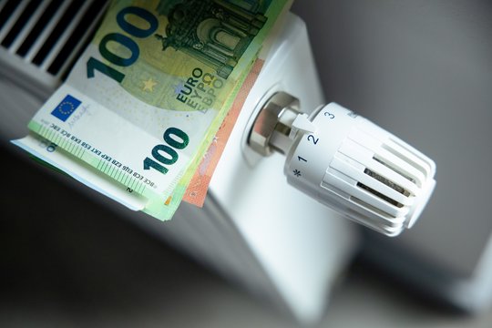 Ekonomistas – apie šildymo bei maisto produktų kainas Lietuvoje: ko galėtų imtis valstybė?