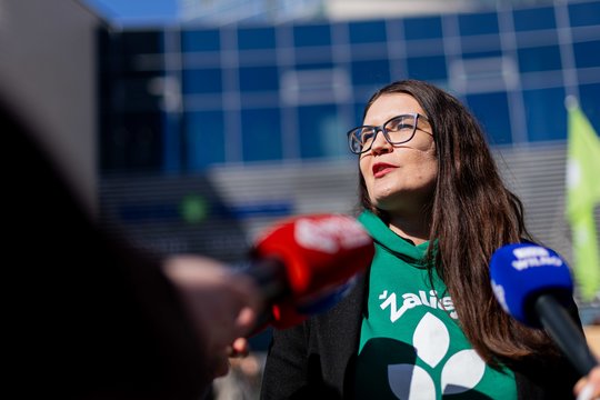 Protestuotojai rinkosi prie Vilniaus savivaldybės: pateikė reikalavimus