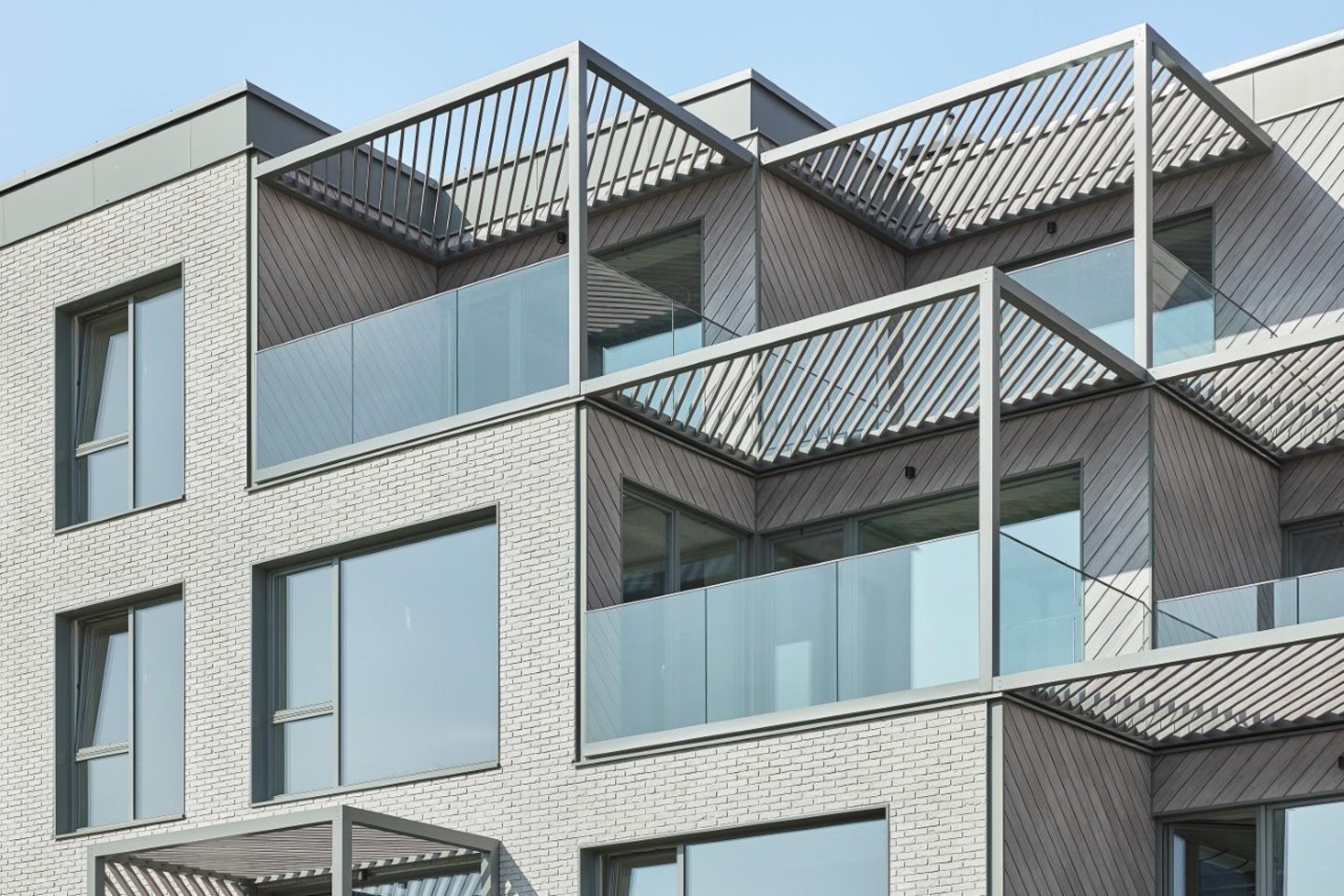 Darnu Group, one of Lithuania's largest real estate developers, has completed construction of Upės namai, the first quarter of the Sakai residential district being developed on the banks of the Neris in Vilnius.