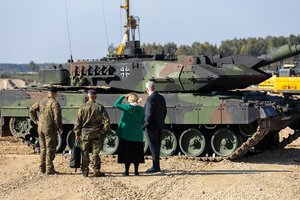G. Nausėda apie „Leopard“ gamyklos statybas: investicijomis į gynybą Lietuva rodo kryptį visai NATO