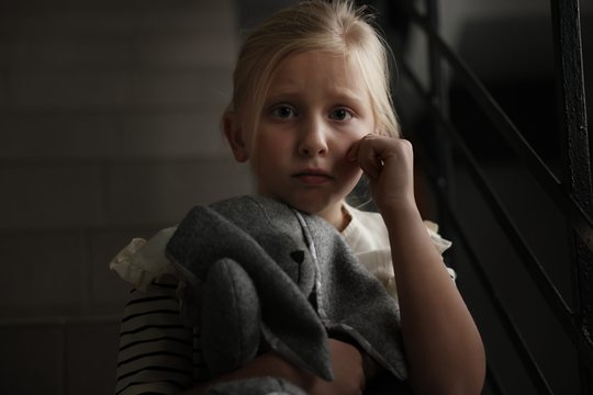 Lenkijoje berniukas mokyklos koridoriuje kirvuku užpuolė 10-metę: jį teko tramdyti vienam iš tėvų