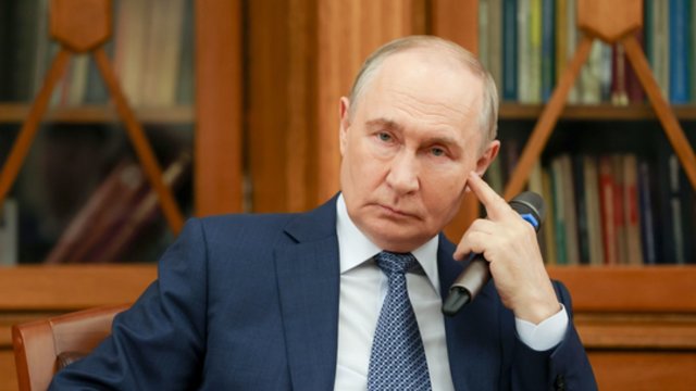 V. Putinas kartoja norą užbaigti karą Ukrainoje: „Tereikia nustoti kaltinti Rusiją nenoru derėtis“