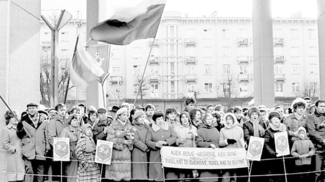 „Valanda su Valatka“ – kaip istorikai rašys nepriklausomybės istoriją posttiesos eroje?