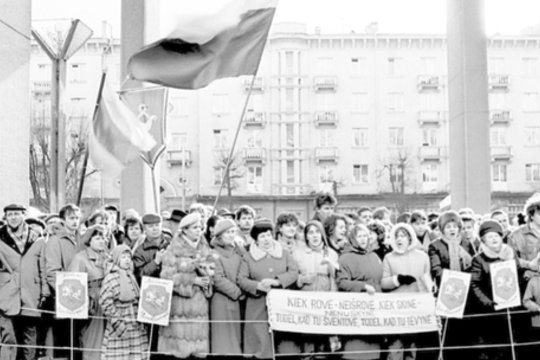 „Valanda su Valatka“ – kaip istorikai rašys nepriklausomybės istoriją posttiesos eroje?