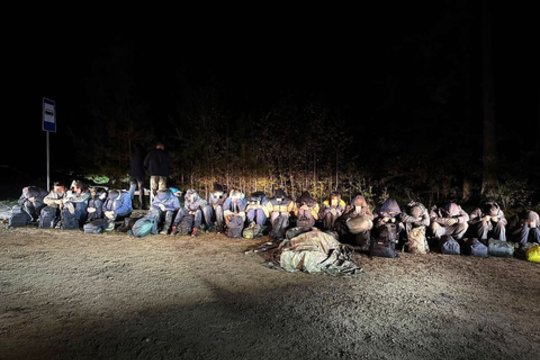 Dramatiška paieškų operacija: dėl 35 į Lietuvą patekusių migrantų – sraigtasparnis ir tarnybiniai šunys