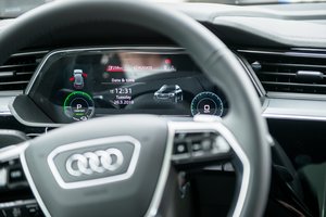 Automobilio pardavimas virto neįtikėtina drama: apgauti draugę sutrukdė buvęs vyras