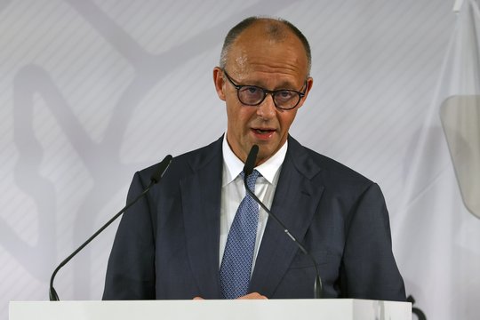 F. Merzui – smūgis reitinguose: darbą teigiamai veirtina tik dešimtadalis