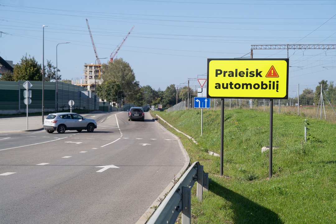 Prireikė įspėjimų vairuotojams: tikėtina, kad šioje sankryžoje eismo tvarką teks dar sykį keisti