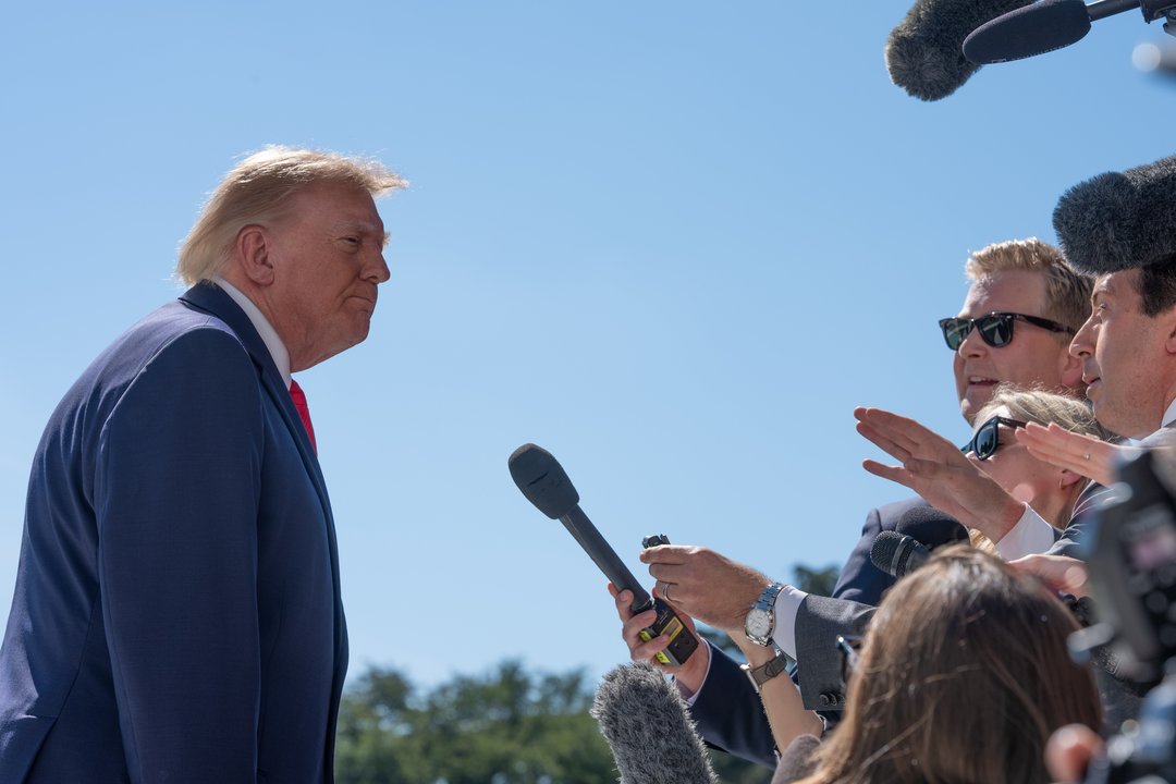 D. Trumpo grasinimų fone – kita problema