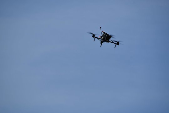 Šalia Palangos oro uosto sulaikytas droną skraidinęs vyras