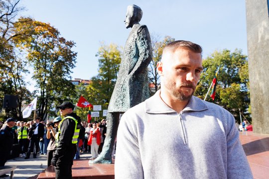 Mitinge prieš migraciją – S. Maslobojevo kalba nuo scenos