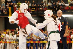 Europos kiokušin karatė čempionato kumite kovose jauniesiems kovotojams sužibo tik vienas auksas