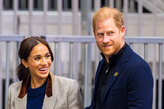 Po grįžimo į JK Meghan Markle ir princas Harry pirmą kartą užfiksuoti kartu viešumoje: lankėsi aludėje