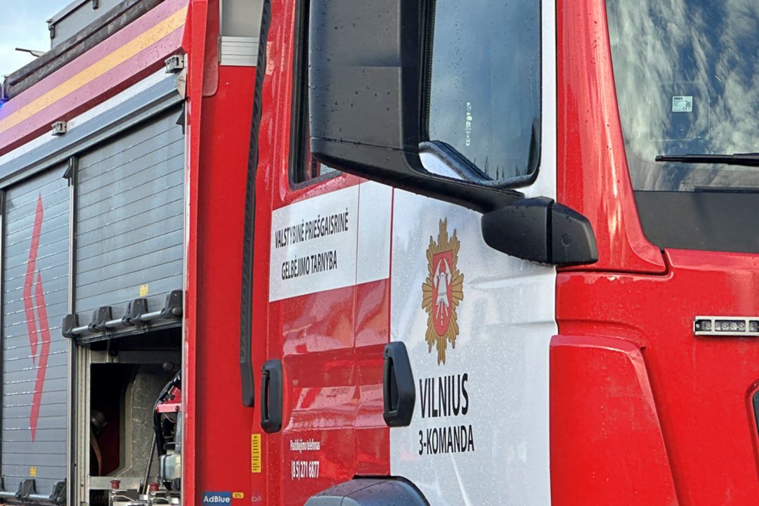 Skuodo rajone užsidegė namas