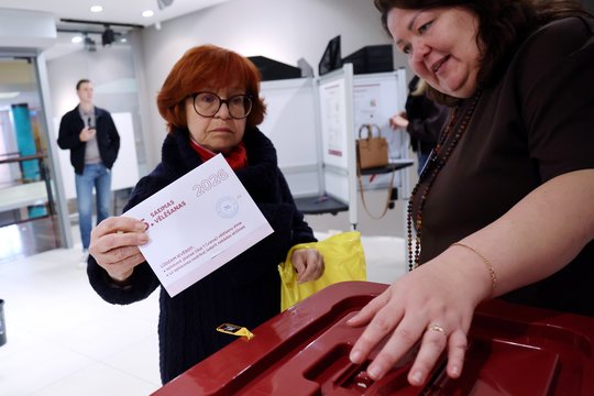 Latvijos parlamento rinkimai: balsavo virš 50 proc. rinkėjų, pasisakė saugumo tarnybos
