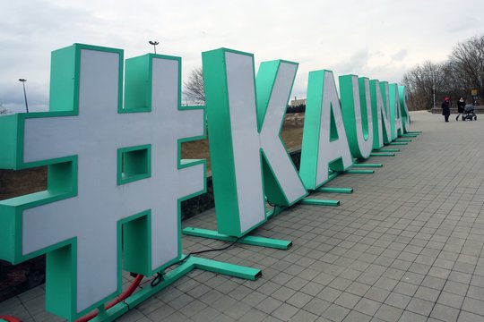 Vandalai suniokojo prie Kauno pilies stovėjusį miesto ženklą