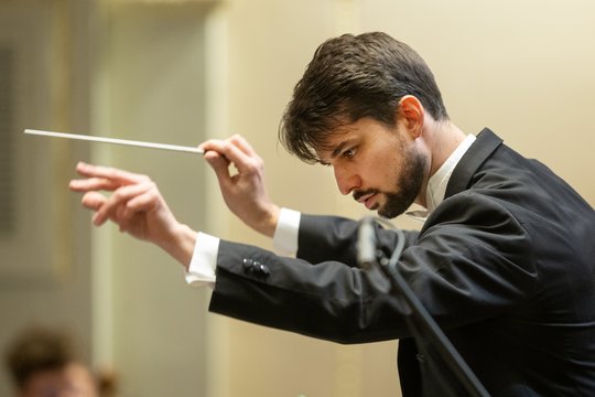 Filharmonijoje LNSO, maestro Y. Shemetas ir A. Žvirblytė tiesė muzikinius tiltus tarp šalių