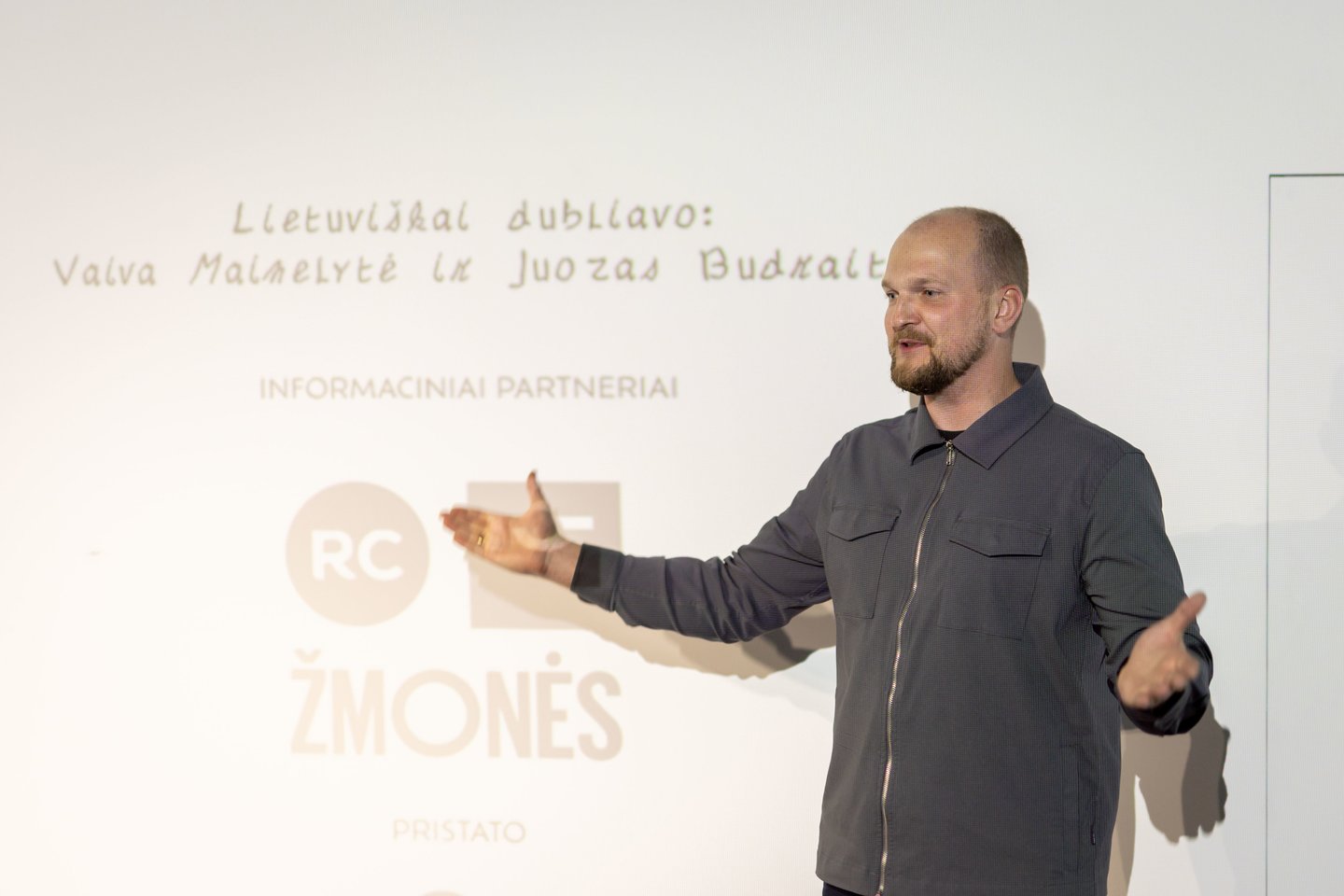„Atsisveikinimo“ premjera Lietuvoje: meilės istorija prabilo Vaivos Mainelytės ir Juozo Budraičio balsais.<br> Irmanto Gelūno nuotr.
