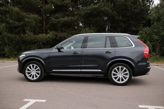 Naudotame „Volvo“ – ne tik smulkūs pabraižymai: pardavėjui teks grąžinti apvalią sumą