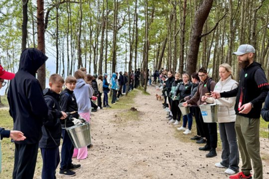 A new wave of volunteers at Olando Kepurė: over 650 volunteers restored 500 square metres of damaged terrace