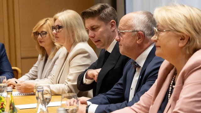 Įtampa valdančiųjų gretose: pasigenda kalbėjimosi ir kaltina vieni kitus dėmesio troškimu