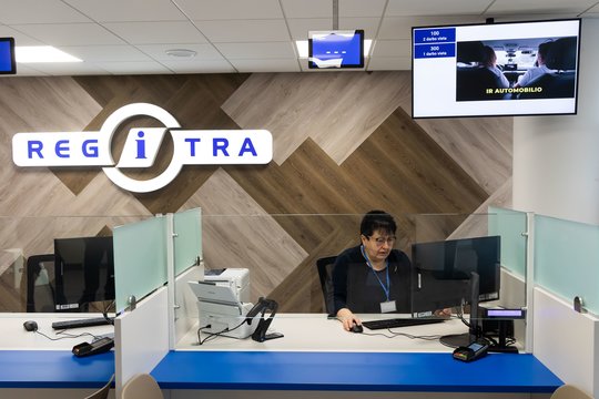 „Regitra“ tūkstančiams gyventojų primena: atėjo laikas pasikeisti vairuotojų pažymėjimus