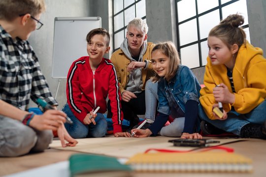 Medicinos psichologė: bandymas bet kokia kaina pritapti naujoje aplinkoje tik apsunkina adaptaciją