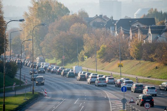 Vilniuje – didžiulė spūstis: šią gatvę aplenkite dideliu spinduliu