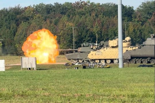 „Jų kraujas, mūsų plienas“: pasirodė pirmieji vaizdai, kaip atrodo naujos kartos amerikiečių tankas