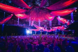 Ištaigingosios gala vakarienės: iš kur kilo šis formatas ir ką svarbiausia žinoti dalyviams