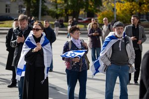 Vilniuje paminėtos išpuolio prieš Izraelį metinės: išgyvenusioji skerdynes prisiminė nužudytus draugus