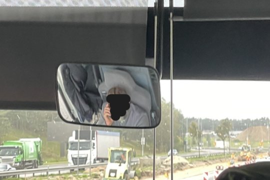 Autobuso keleivė kreipėsi pagalbos dėl vairuotojo elgesio: „Gal kaip nors pasieksime Kauną sveiki ir gyvi?“