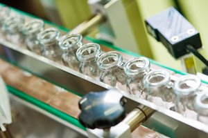 Lietuvos profesorė apie Nobelio chemijos premiją: kodėl molekulių „veidrodiniai atspindžiai“ tokie svarbūs vaistams