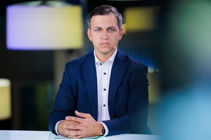 Virš viceministro – susikaupę debesys: prokuratūra siekia priteisti nemenką sumą